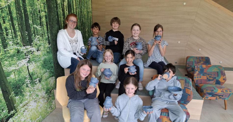 Klassenfoto Tonarbeiten